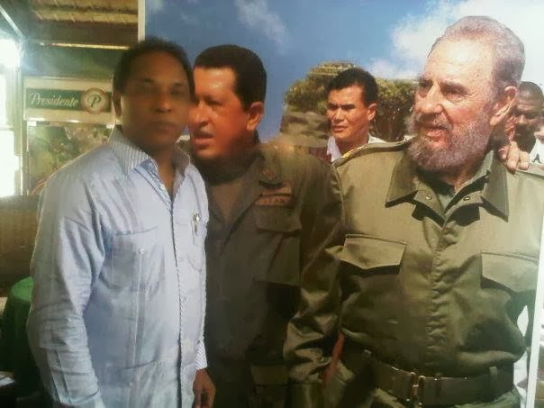 1458468_10201581076506401_432397112_n (1)