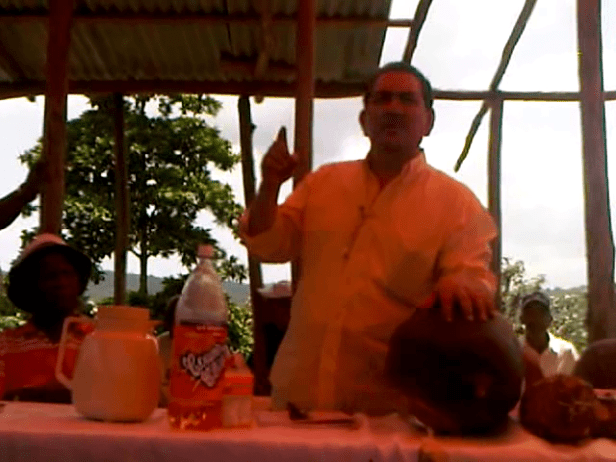 Domingo Nuñez se dirige a productores de Vicentillo, el Seybo